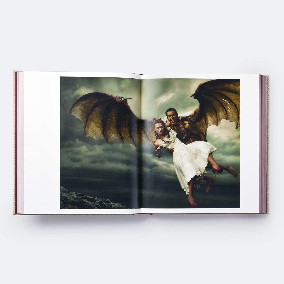 Annie Leibovitz libro fotografico wonderland aperto amazon